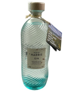 isle_of_harris_gin_infused_with_sugar_kelp_herbides_distillery_scotland_schottland